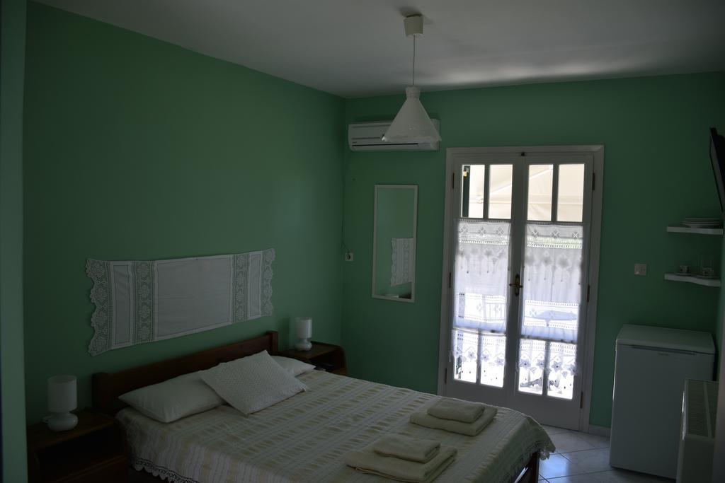 Studio Kostas Hotel Asprogerakata Buitenkant foto